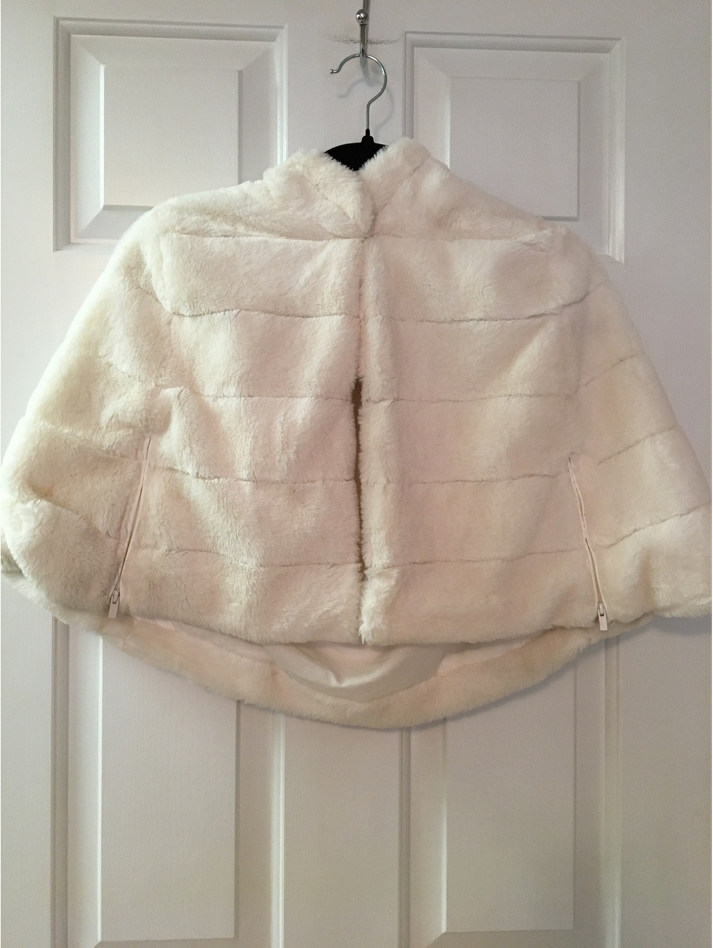 Betsey Johnson White Faux Fur Cape Jacket Medium